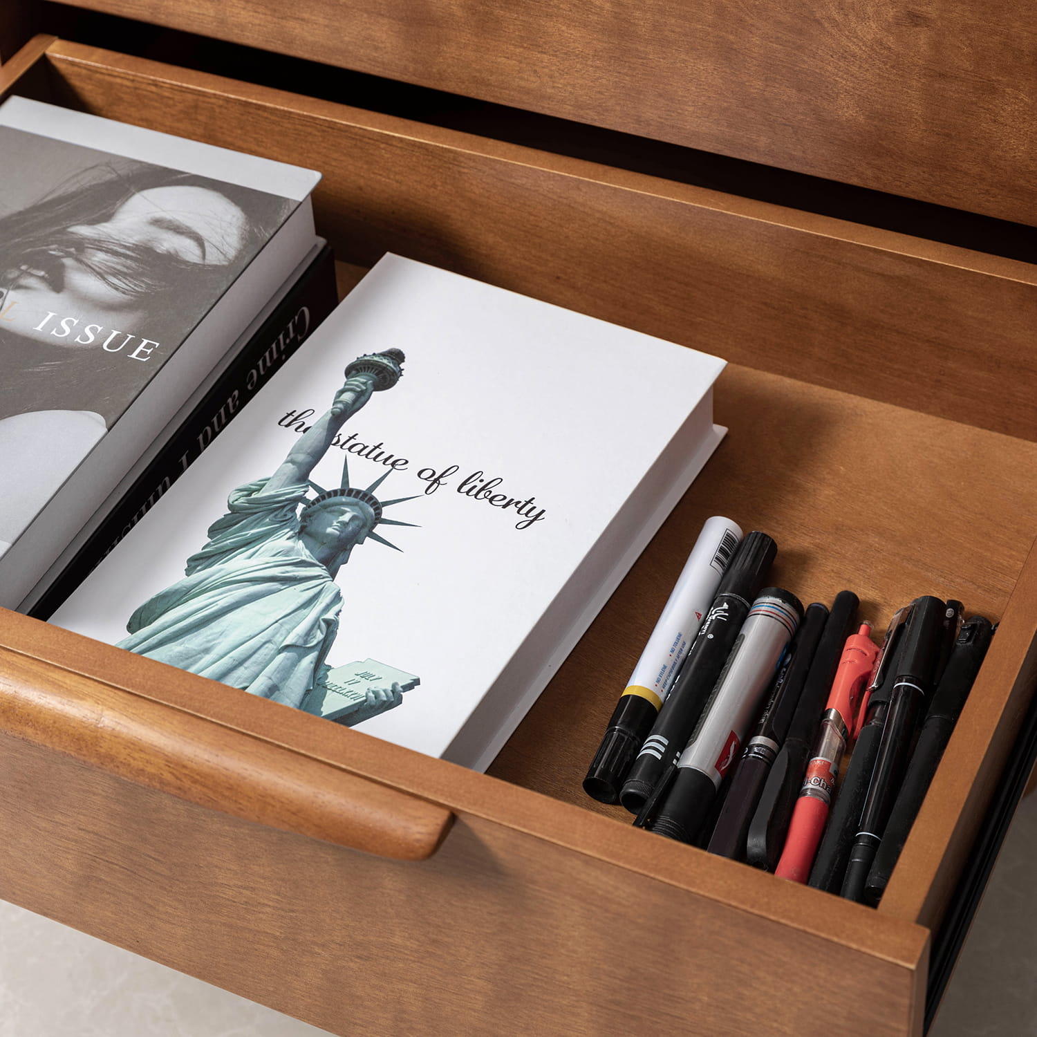 Janet 3 - Drawer Nightstand(Optional Types)